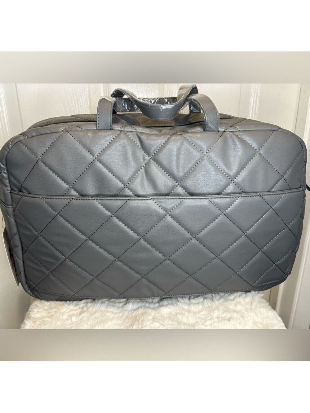 GILDA PARIS QUILTED WEEKENDER CROSSBODY BAG - Picture 2 of 10